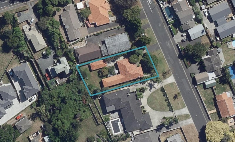 33 Dalethorpe Avenue, Fairfield, Hamilton - Carousel 1