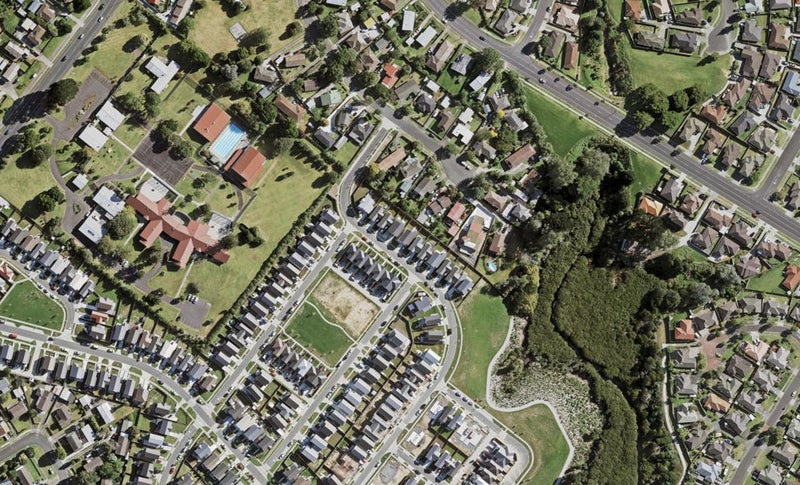 43 Ipukarea Street, Weymouth, Auckland - Carousel 1