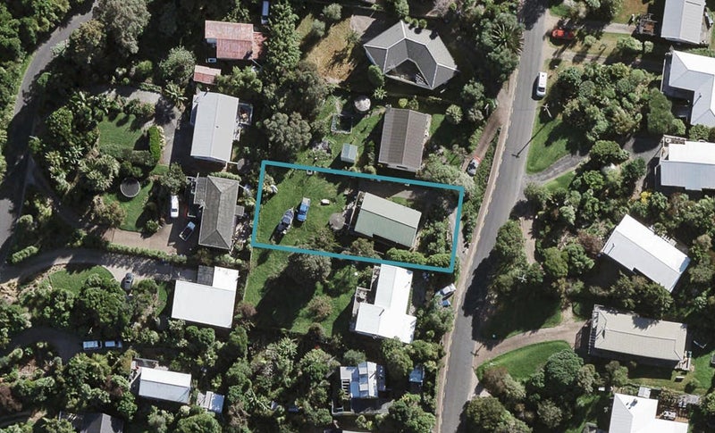 43 Jellicoe Parade, Surfdale, Waiheke Island - Carousel 1
