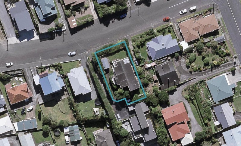 21 Birdwood Avenue, Moturoa, New Plymouth - Carousel 1