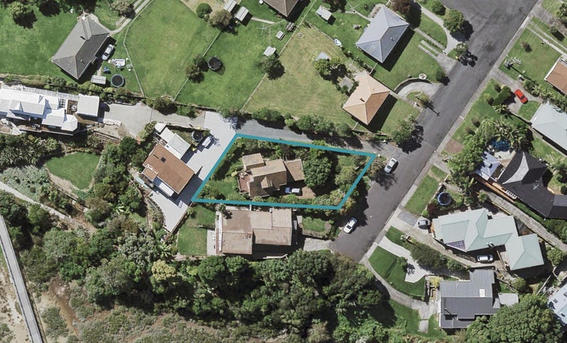 99 Eversleigh Road, Belmont, Auckland - Carousel 1