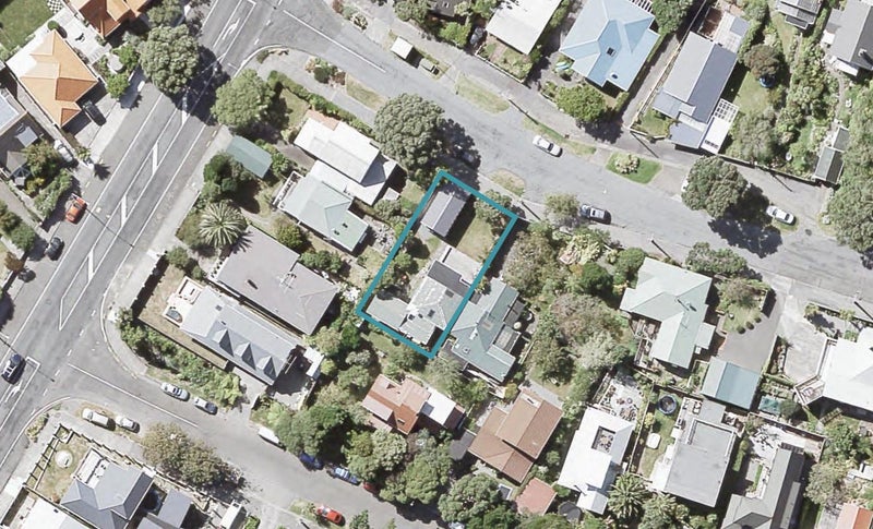 2 Totara Street, Eastbourne, Lower Hutt - Carousel 1