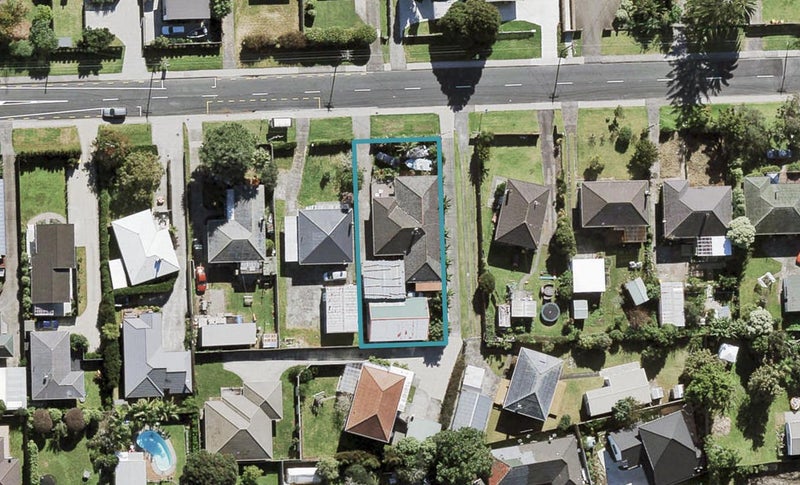 33 Waipani Road, Te Atatu Peninsula, Auckland - Carousel 1