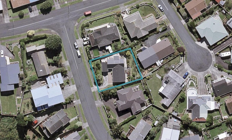3 Darwin Crescent, Spotswood, New Plymouth - Carousel 1