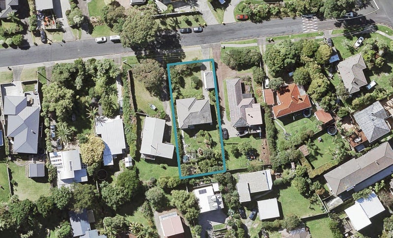 6 Wyoming Avenue, Murrays Bay, Auckland - Carousel 1