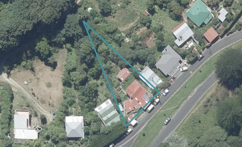 10 Harbour Terrace, Careys Bay, Port Chalmers - Carousel 1