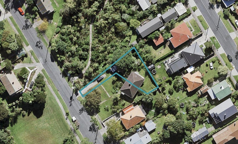 63 Walmer Road, Point Chevalier, Auckland - Carousel 1