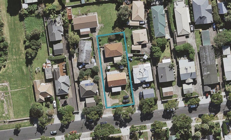 2/46 Grotto Street, Te Papapa, Auckland - Carousel 1