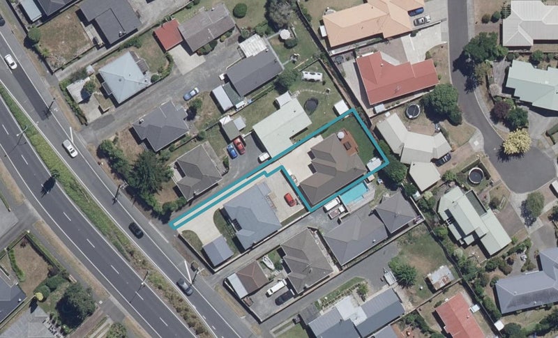 323 Cambridge Road, Hillcrest, Hamilton - Carousel 1
