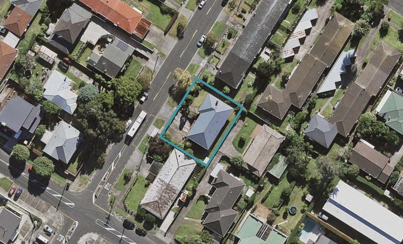 71 Tawa Road, One Tree Hill, Auckland - Carousel 1