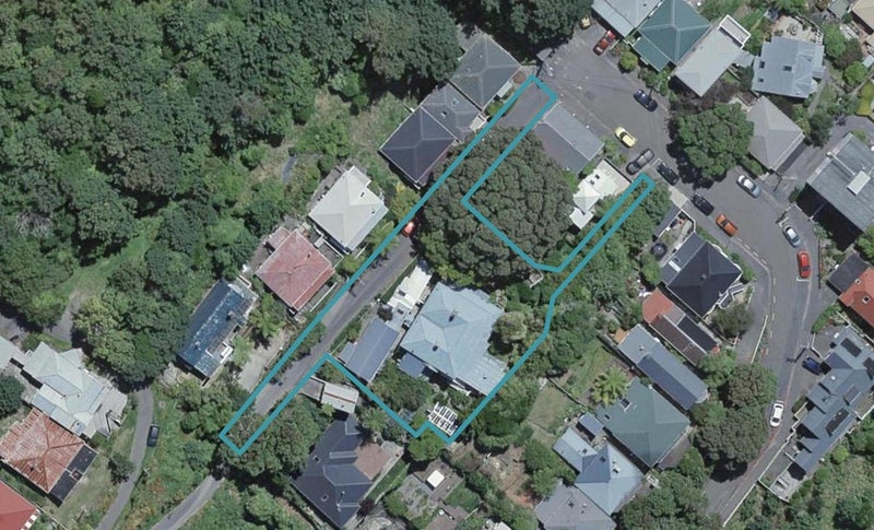 31B Patanga Crescent, Thorndon, Wellington - Carousel 1