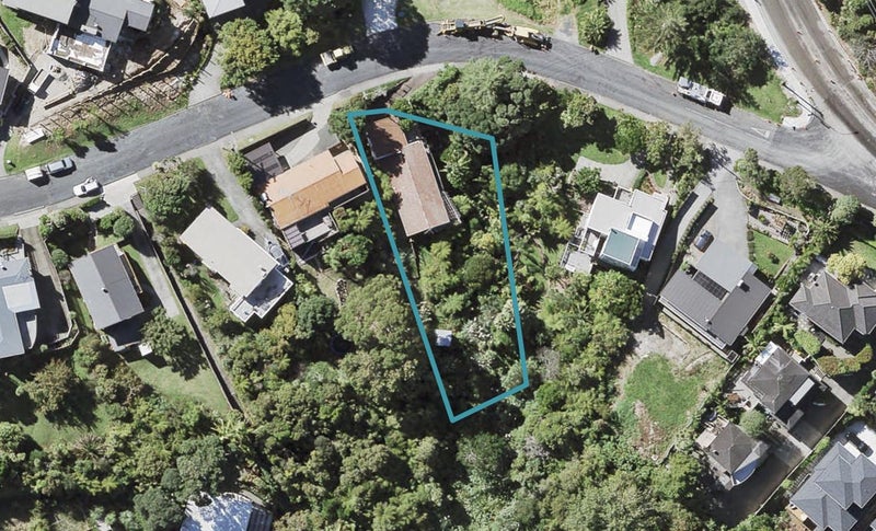 6 Peter Terrace, Castor Bay, Auckland - Carousel 1