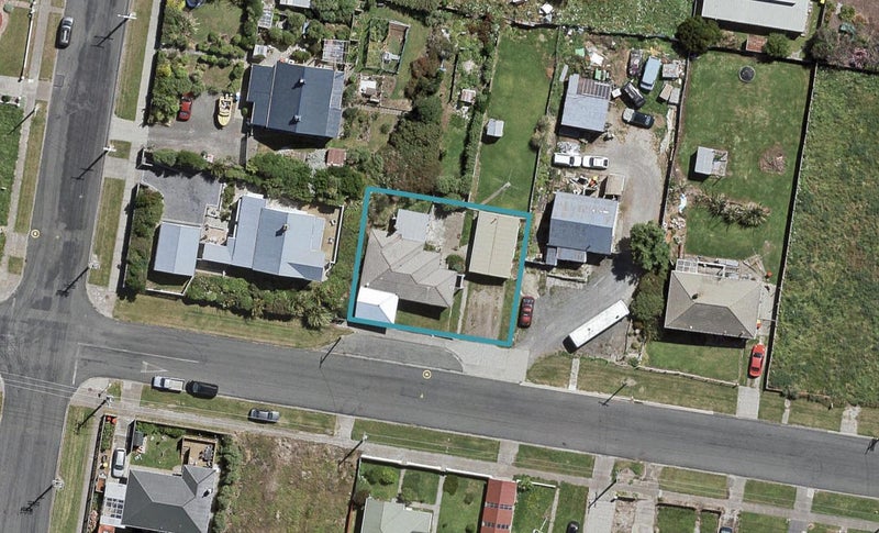 137 Bann Street, Bluff - Carousel 1