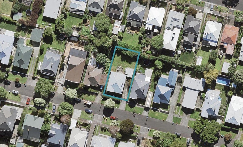 12 Ward Terrace, Sandringham, Auckland - Carousel 1