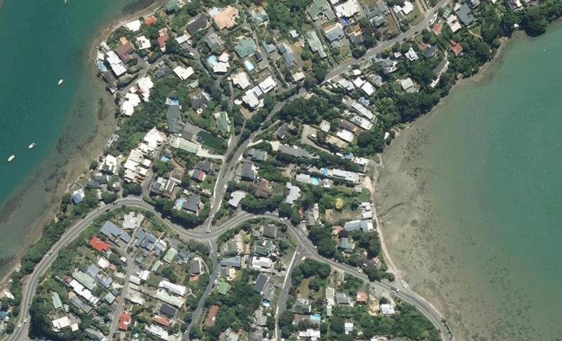 4 Seaview Road, Paremata, Porirua - Carousel 1