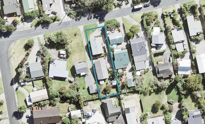 2/17 Holiday Road, Stanmore Bay, Whangaparāoa - Carousel 1