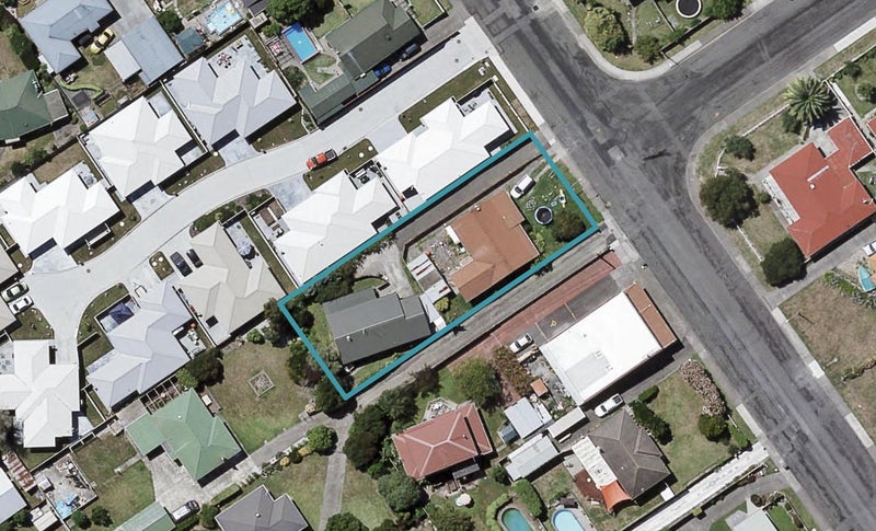 225 Warwick Road, Mayfair, Hastings - Carousel 1