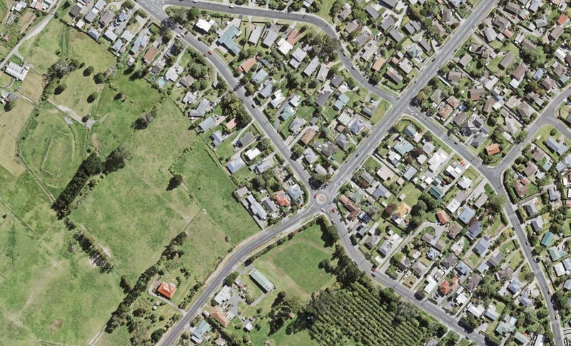 27 Pine Avenue, Henderson, Auckland - Carousel 1