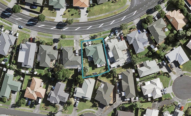 32 Etherton Drive, Weymouth, Auckland - Carousel 1