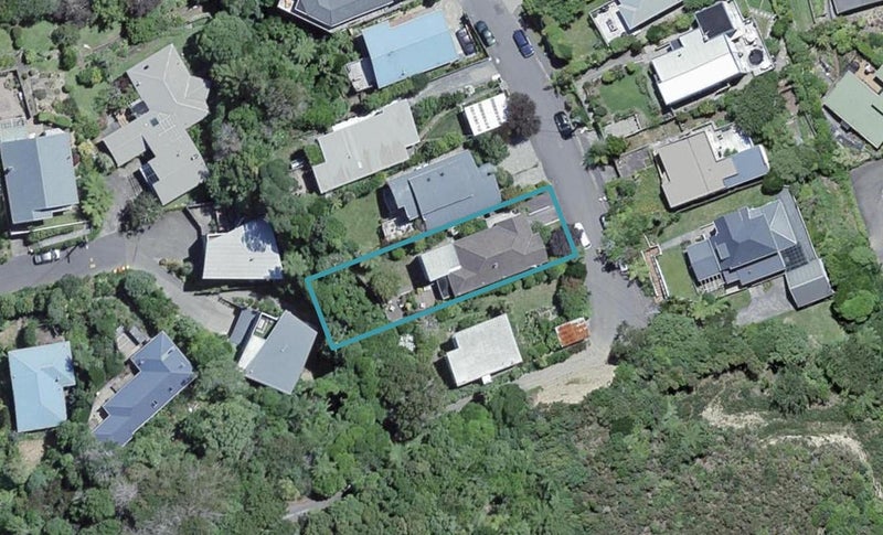 12 Beatty Avenue, Karori, Wellington - Carousel 1