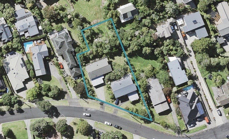 2/13 Penzance Road, Mairangi Bay, Auckland - Carousel 1