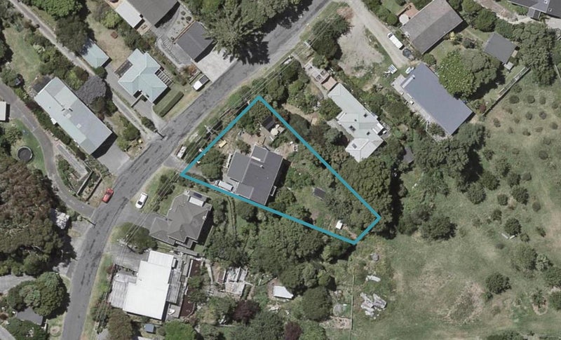 27 Forest Road, Raumati South, Paraparaumu - Carousel 1