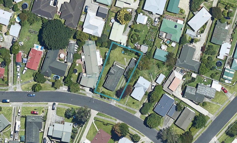 6 Redmond Street, Judea, Tauranga - Carousel 1