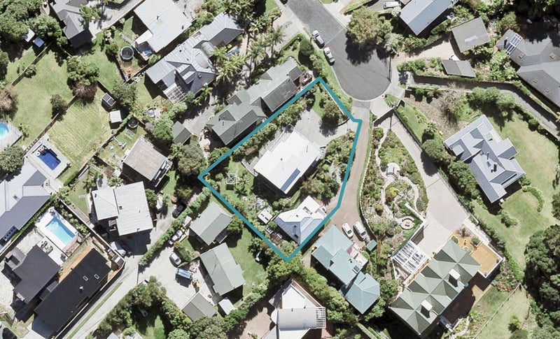 2/9 Gray Crescent, Torbay, Auckland - Carousel 1