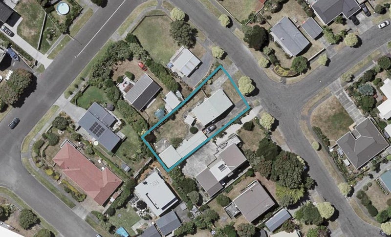 4 Hastings Street, Waikanae Beach, Waikanae - Carousel 1