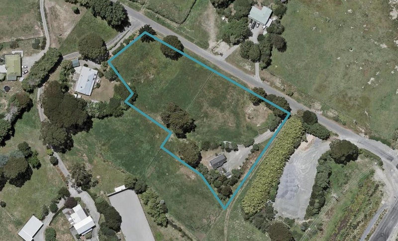 21 Te Kowhai road, Waikanae, Kapiti coast - Carousel 1
