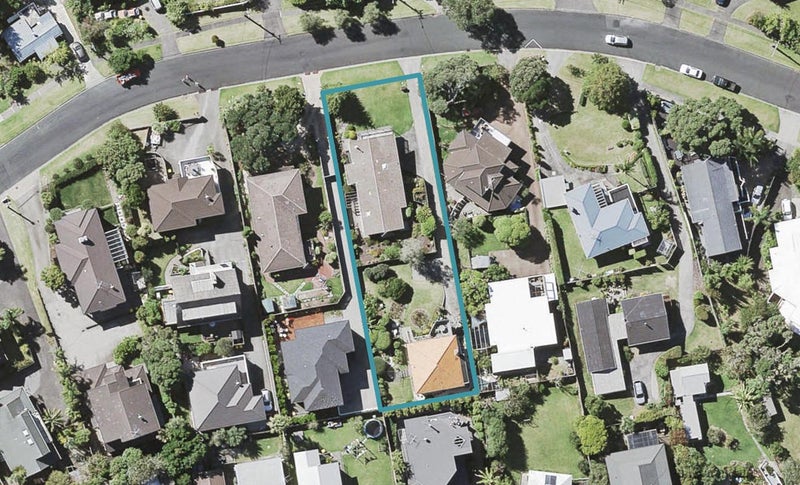 1/24 Penzance Road, Mairangi Bay, Auckland - Carousel 1