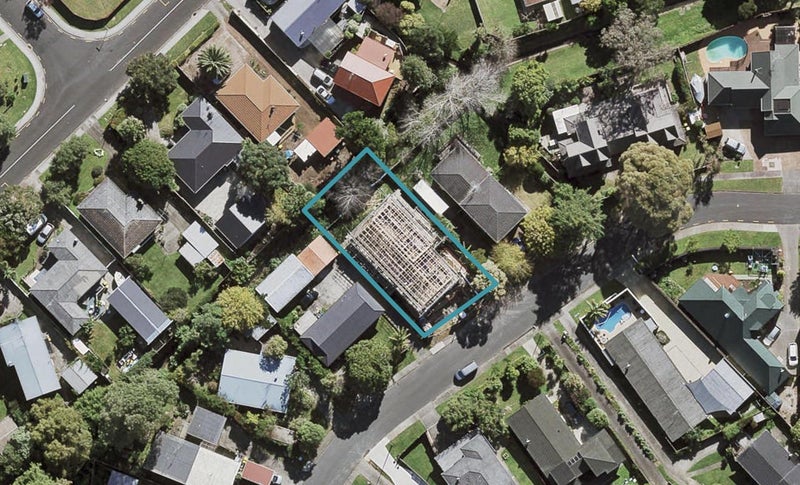 19 Uppingham Crescent, Hillcrest, Auckland - Carousel 1