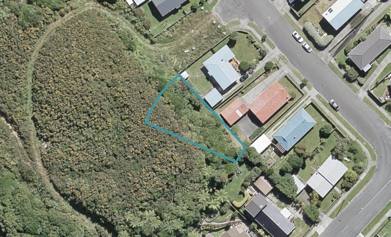 154 Waipounamu Drive, Kelson, Lower Hutt - Carousel 1