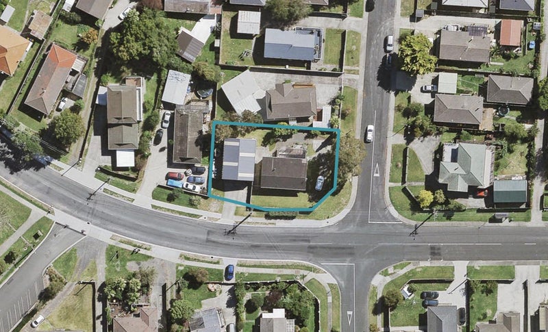1 Scarlet Drive, Ranui, Auckland - Carousel 1