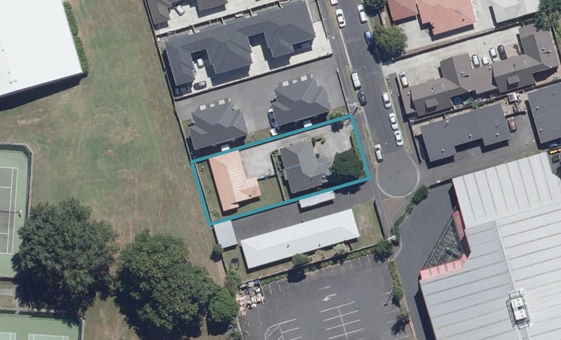 35A York Street, Hamilton East, Hamilton - Carousel 1