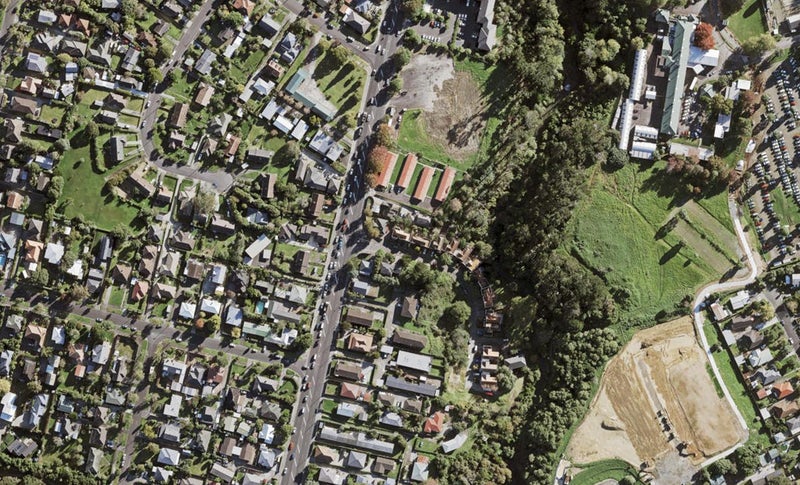 4 Waterview Downs, Waterview, Auckland - Carousel 1
