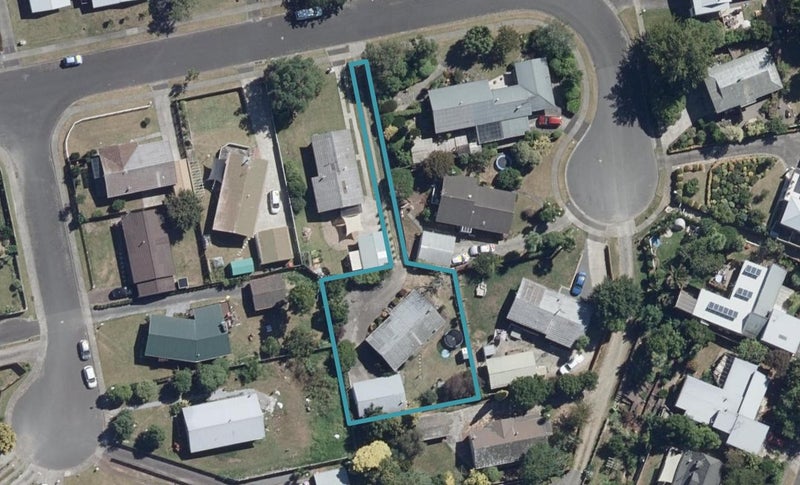 16 Cypress Crescent, Pukete, Hamilton - Carousel 1