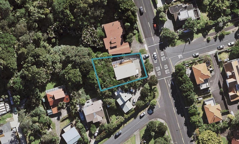 134 Glenfield Road, Birkenhead, Auckland - Carousel 1