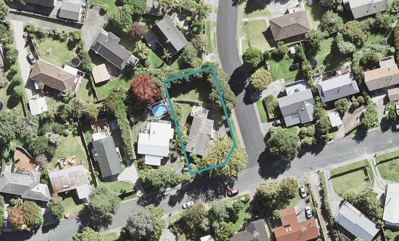 17 Nor'East Drive, Northcross, Auckland - Carousel 1