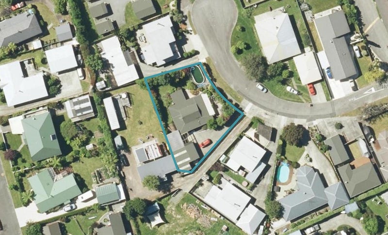 12 Mara Place, Waikawa, Picton - Carousel 1