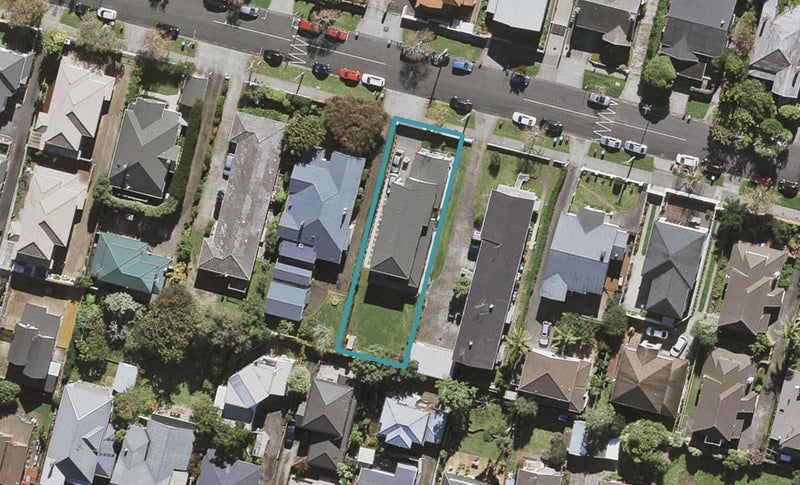 18 Queen Mary Avenue, Epsom, Auckland - Carousel 1