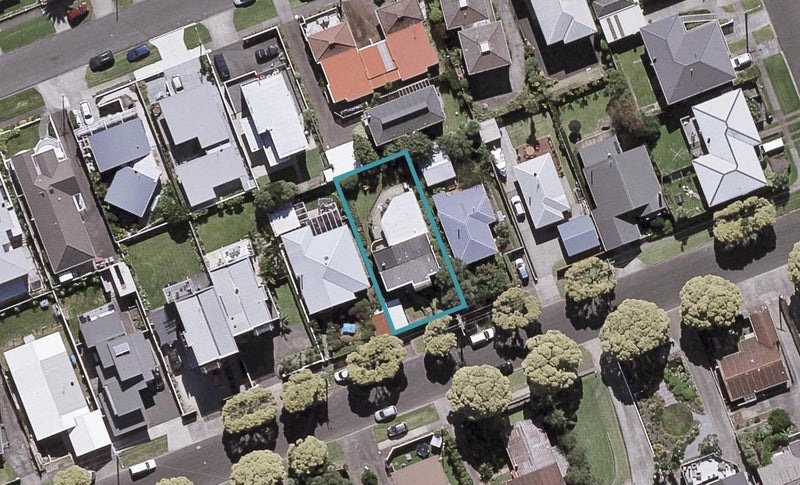 27 McLean Street, Strandon, New Plymouth - Carousel 1