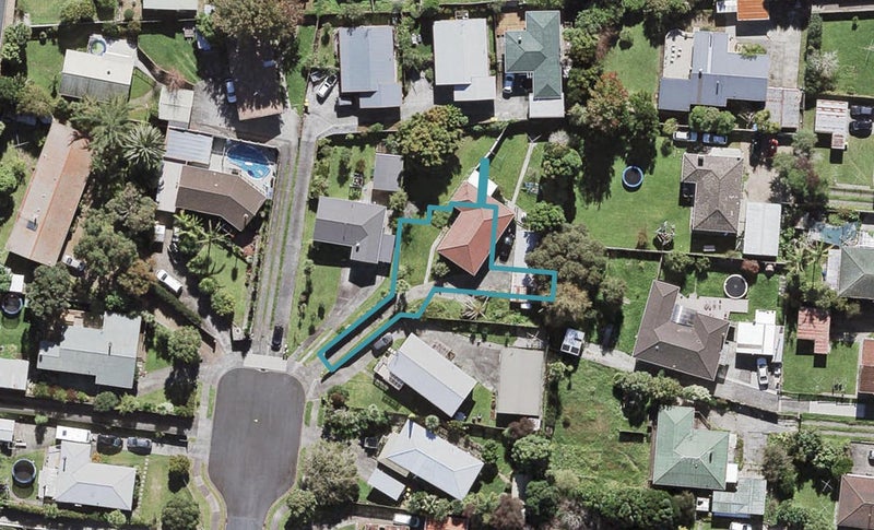 2/10 Orchid Place, Te Atatu South, Auckland - Carousel 1