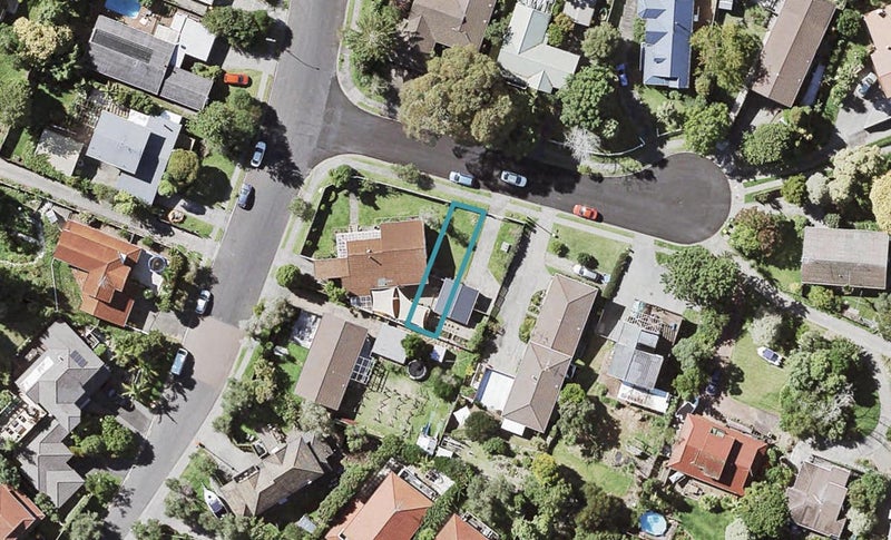 2D Celina Place, Browns Bay, Auckland - Carousel 1