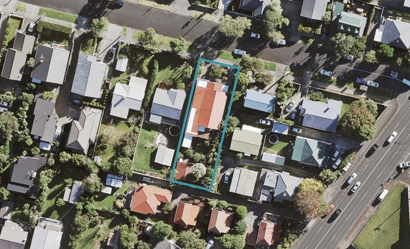 2 Saltaire Street, Avondale, Auckland - Carousel 1
