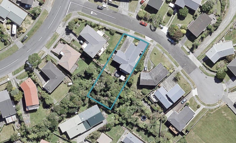 14 Banksia Grove, Maungaraki, Lower Hutt - Carousel 1