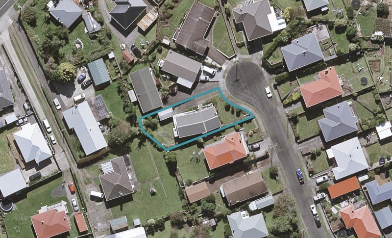 11 Lydford Place, Spotswood, New Plymouth - Carousel 1