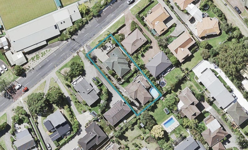1/16 Ramsgate Terrace, Mairangi Bay, Auckland - Carousel 1