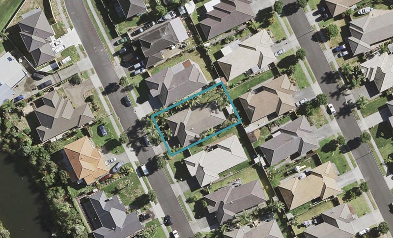 15 Stranraer Crescent, Wattle Downs, Auckland - Carousel 1