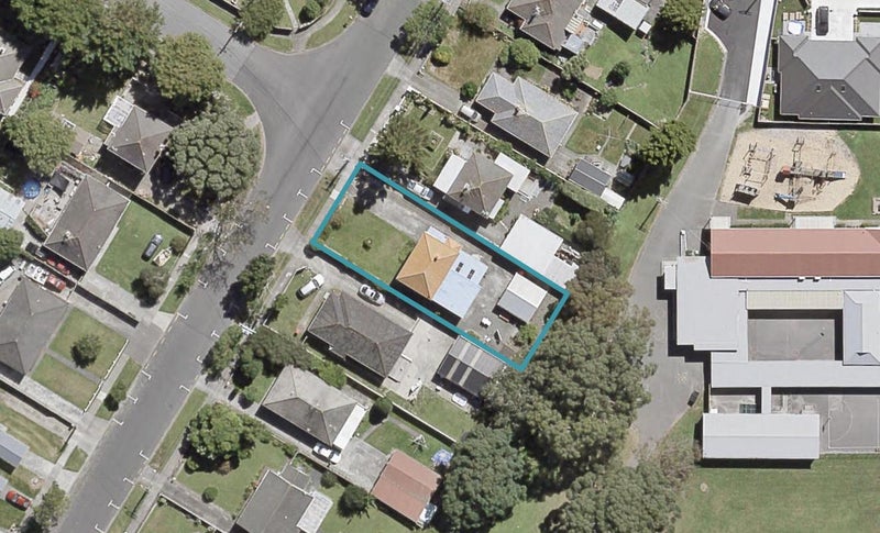 12 Molesworth Street, Taita, Lower Hutt - Carousel 1